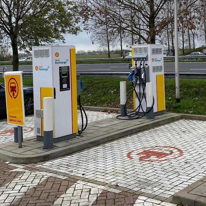 Foto's Shell Recharge Charging Station