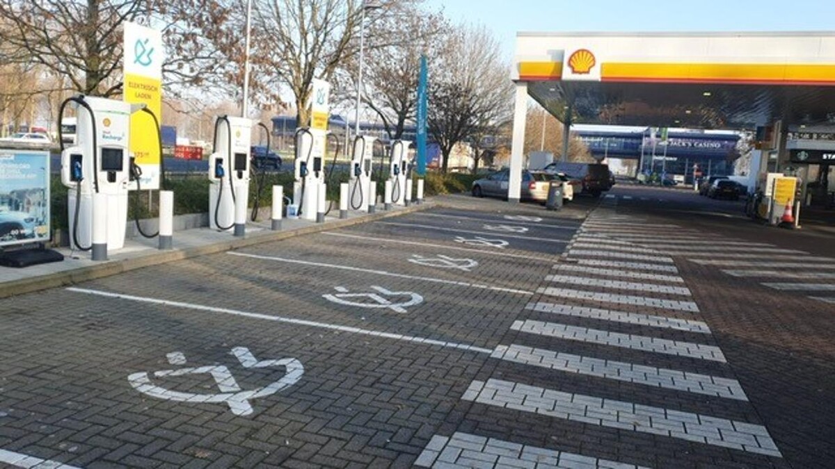 Foto's Shell Recharge Charging Station