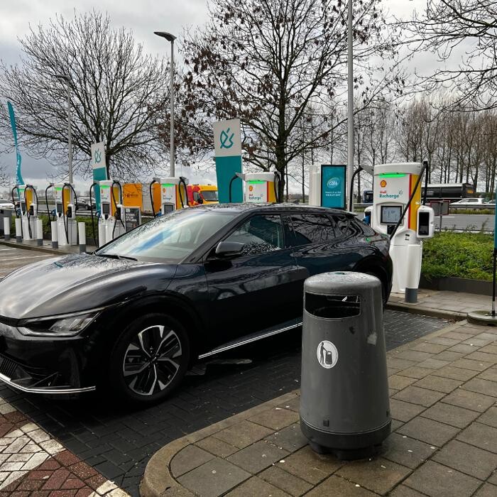 Foto's Shell Recharge Charging Station