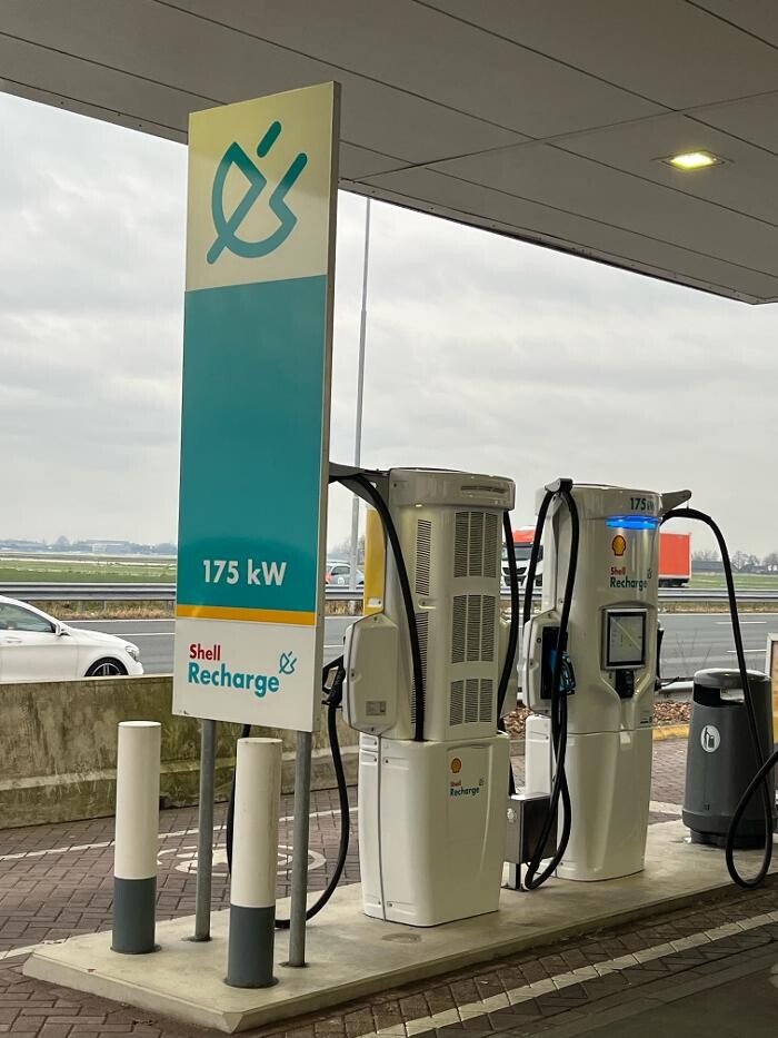 Foto's Shell Recharge Charging Station