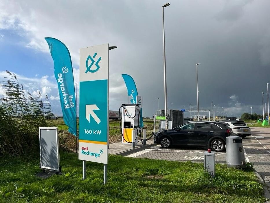 Foto's Shell Recharge Charging Station