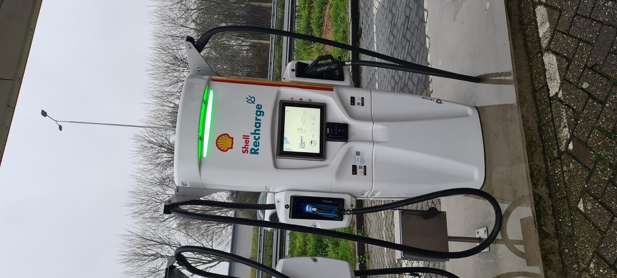 Foto's Shell Recharge Charging Station