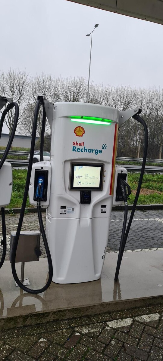 Foto's Shell Recharge Charging Station