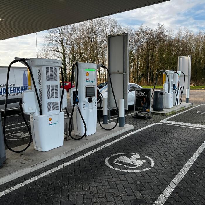 Foto's Shell Recharge Charging Station