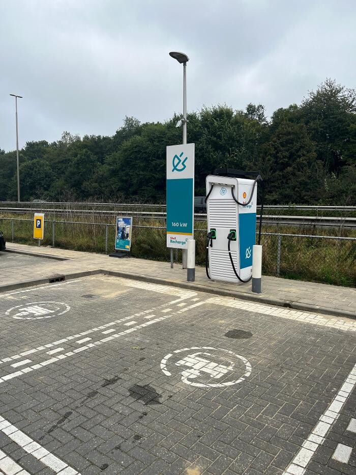Foto's Shell Recharge Charging Station