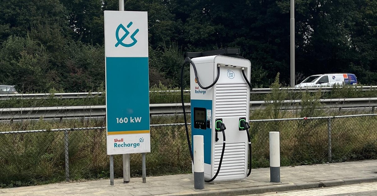 Foto's Shell Recharge Charging Station