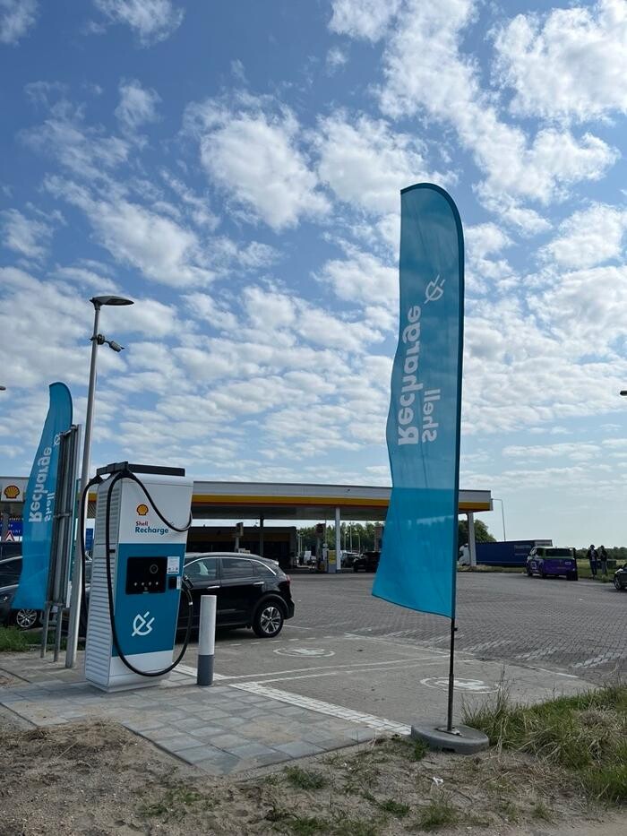 Foto's Shell Recharge Charging Station