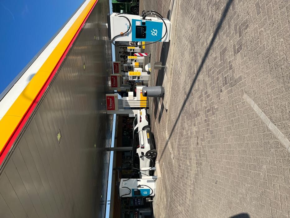 Foto's Shell Recharge Charging Station