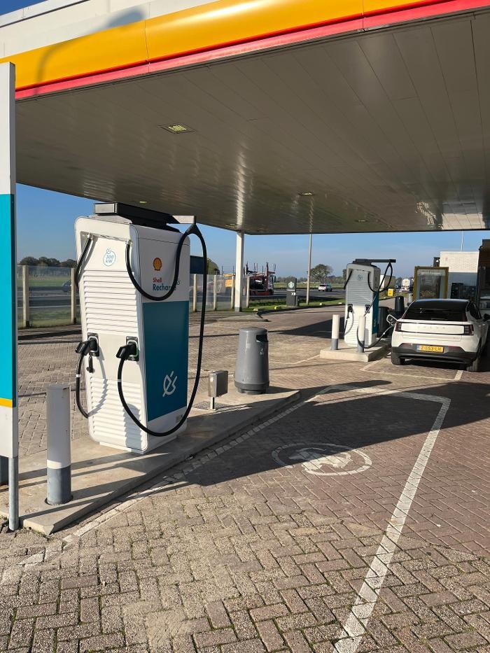Foto's Shell Recharge Charging Station