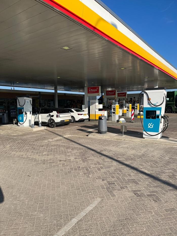 Foto's Shell Recharge Charging Station