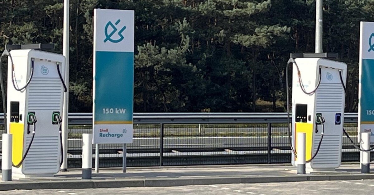 Foto's Shell Recharge Charging Station