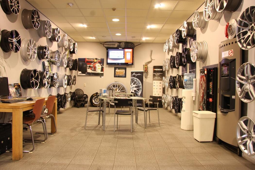 Foto's Premio Deni Wheelstyling | Banden + Autoservice