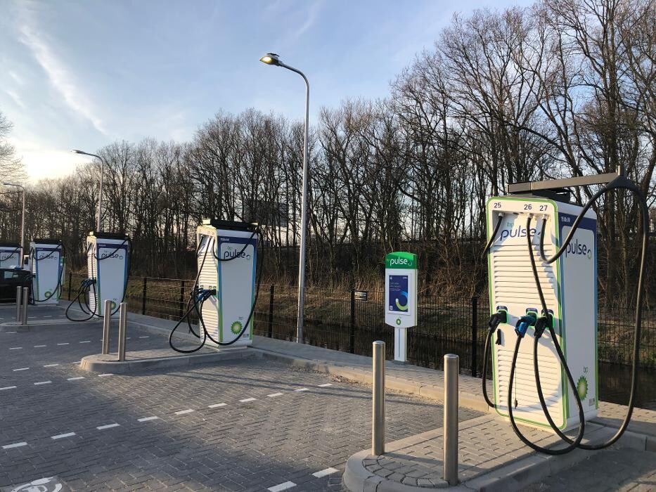 Foto's bp pulse laadstation