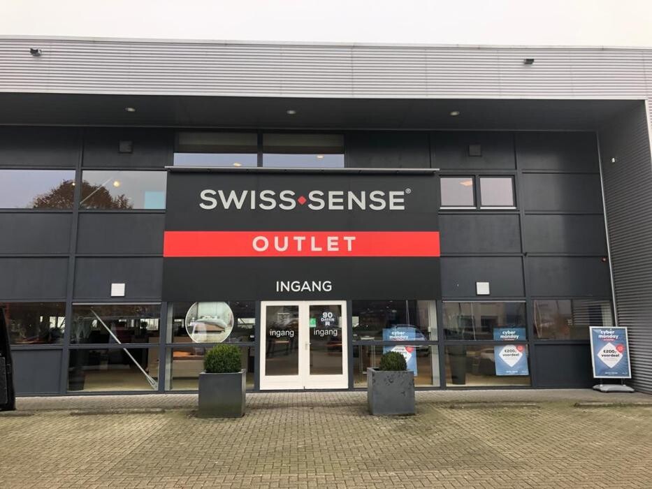 Foto's Swiss Sense Deurne + Outlet