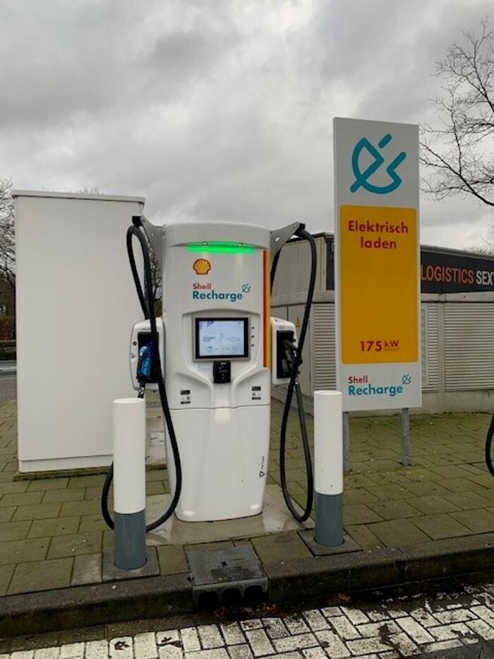 Foto's Shell Recharge Charging Station