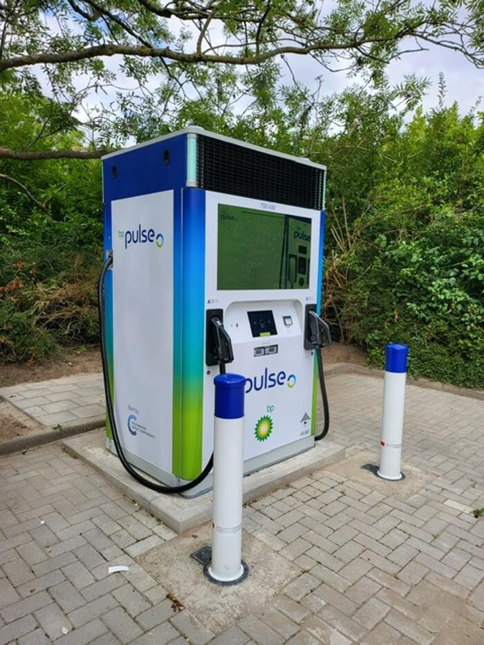 Foto's bp pulse laadstation