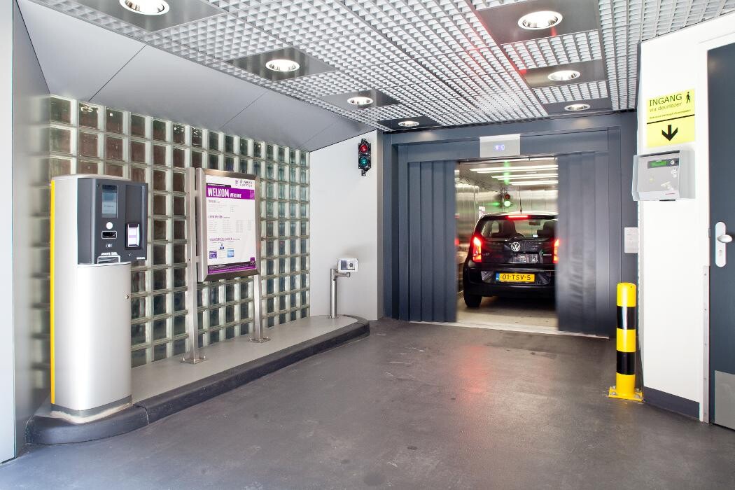 Foto's Parkeergarage Museum Quarter - Amsterdam