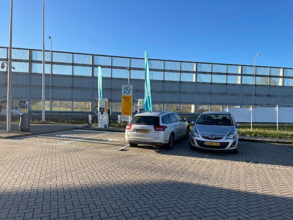 Foto's Shell Recharge Charging Station