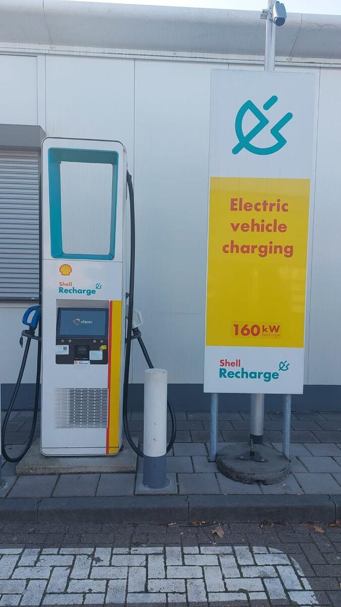 Foto's Shell Recharge Charging Station