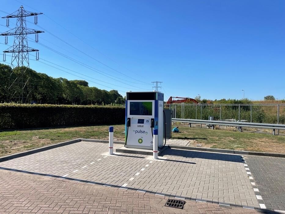 Foto's bp pulse laadstation