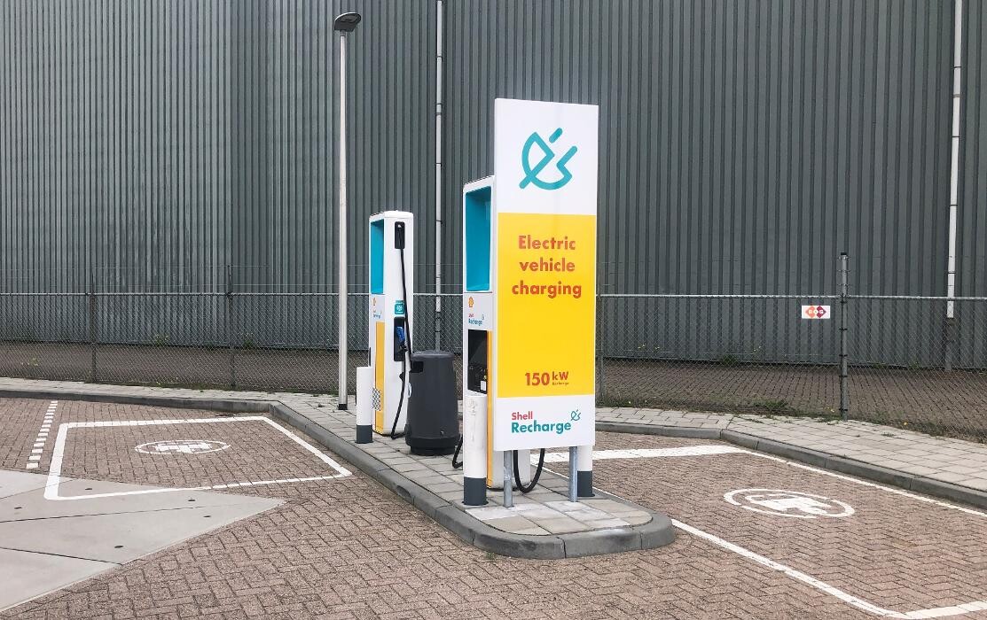 Foto's Shell Recharge Charging Station