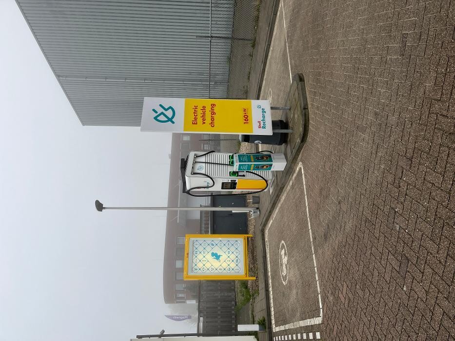Foto's Shell Recharge Charging Station