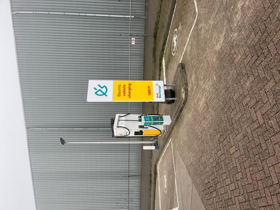 Foto's Shell Recharge Charging Station