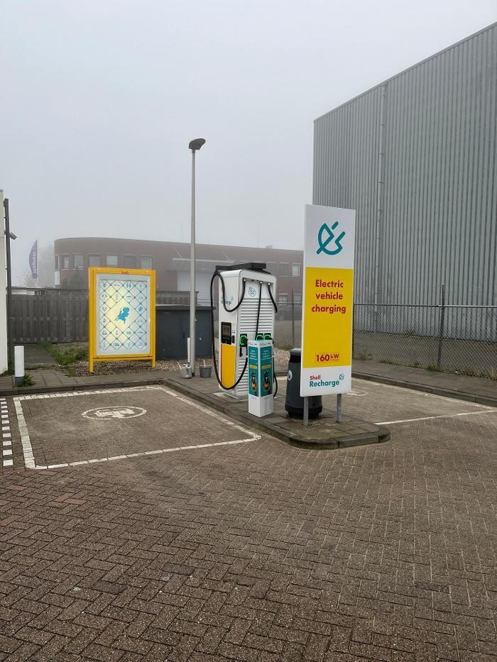 Foto's Shell Recharge Charging Station