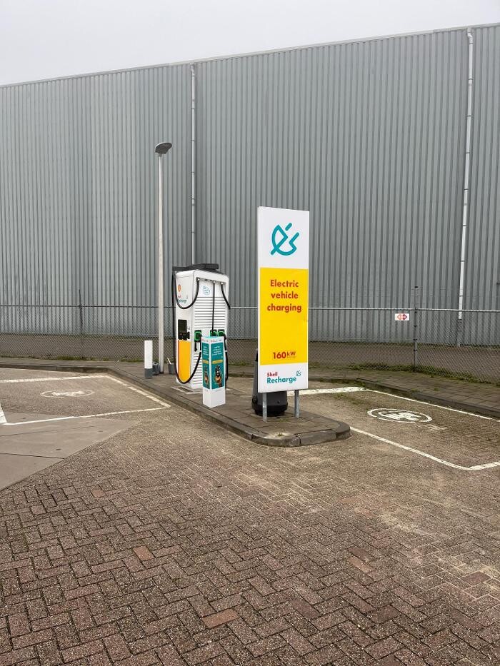 Foto's Shell Recharge Charging Station