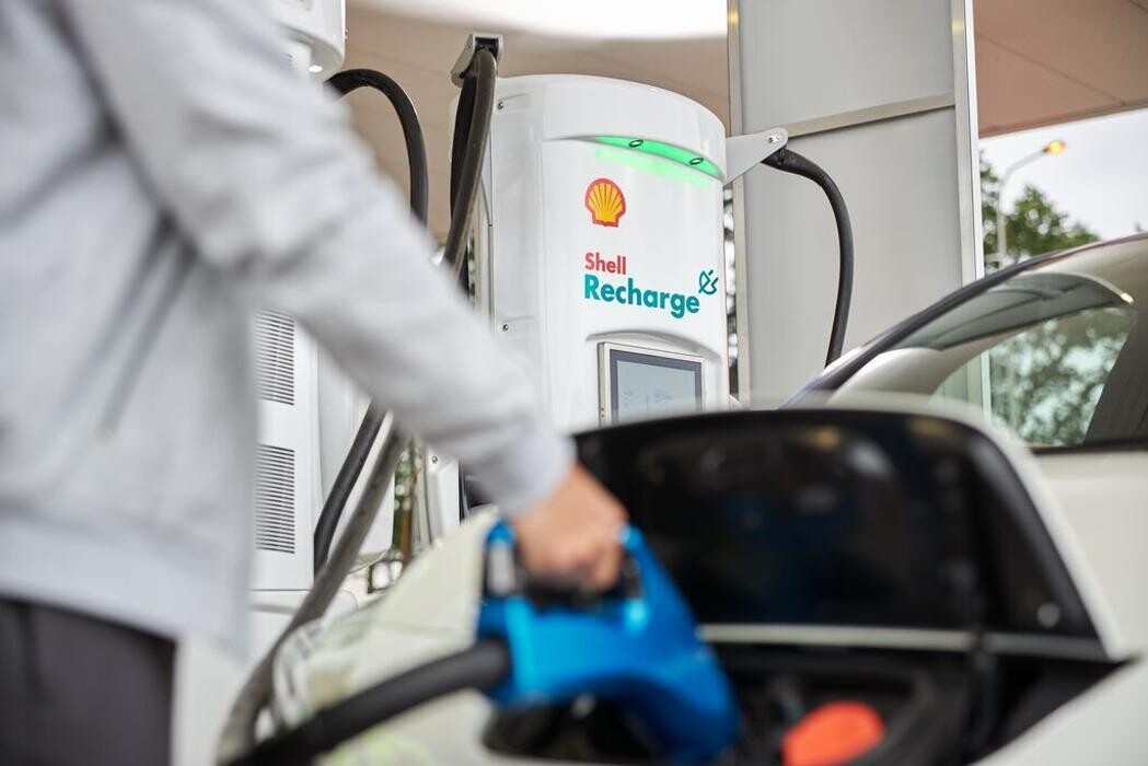 Foto's Shell Recharge Charging Station