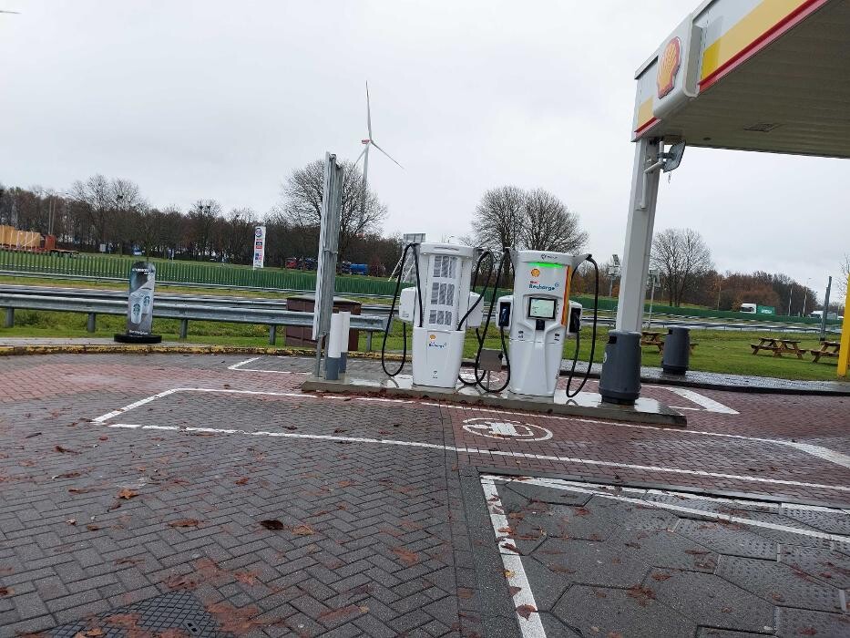 Foto's Shell Recharge Charging Station