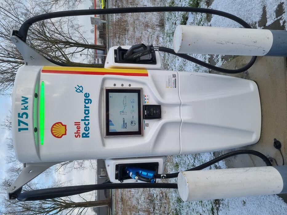 Foto's Shell Recharge Charging Station