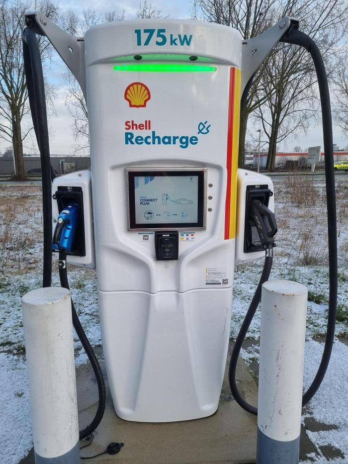 Foto's Shell Recharge Charging Station