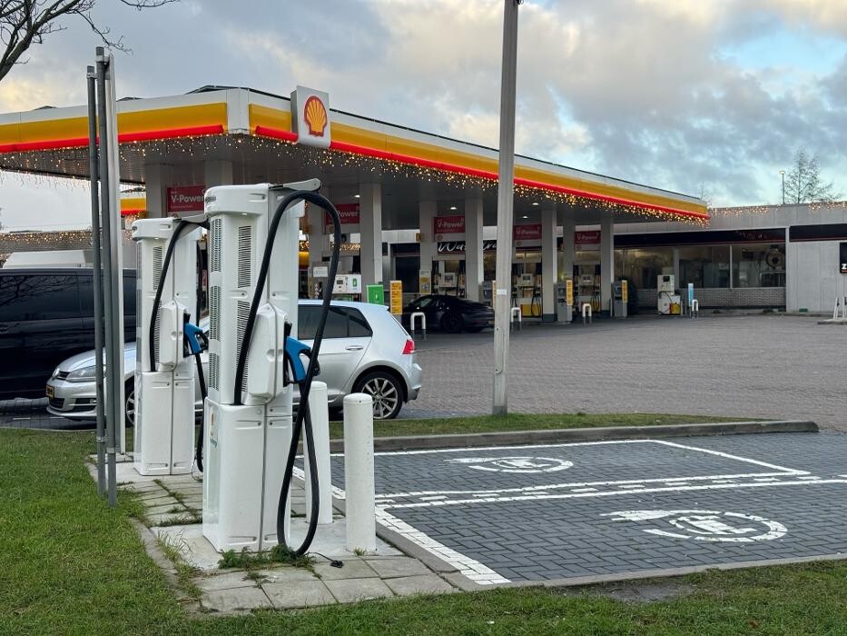 Foto's Shell Recharge Charging Station