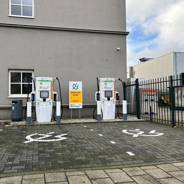 Foto's Shell Recharge Charging Station