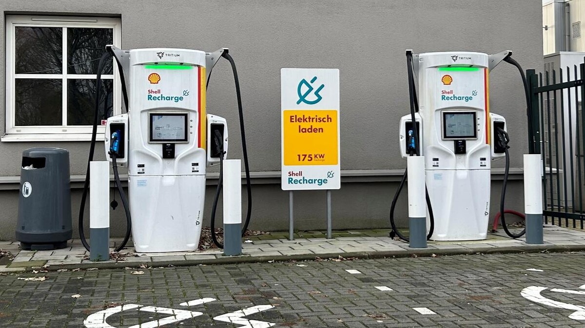 Foto's Shell Recharge Charging Station