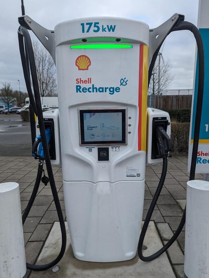 Foto's Shell Recharge Charging Station