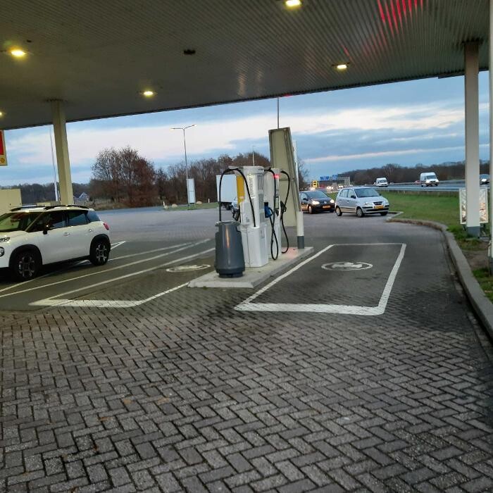 Foto's Shell Recharge Charging Station