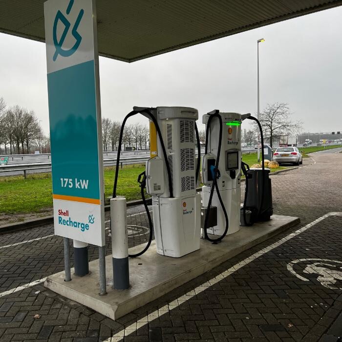 Foto's Shell Recharge Charging Station