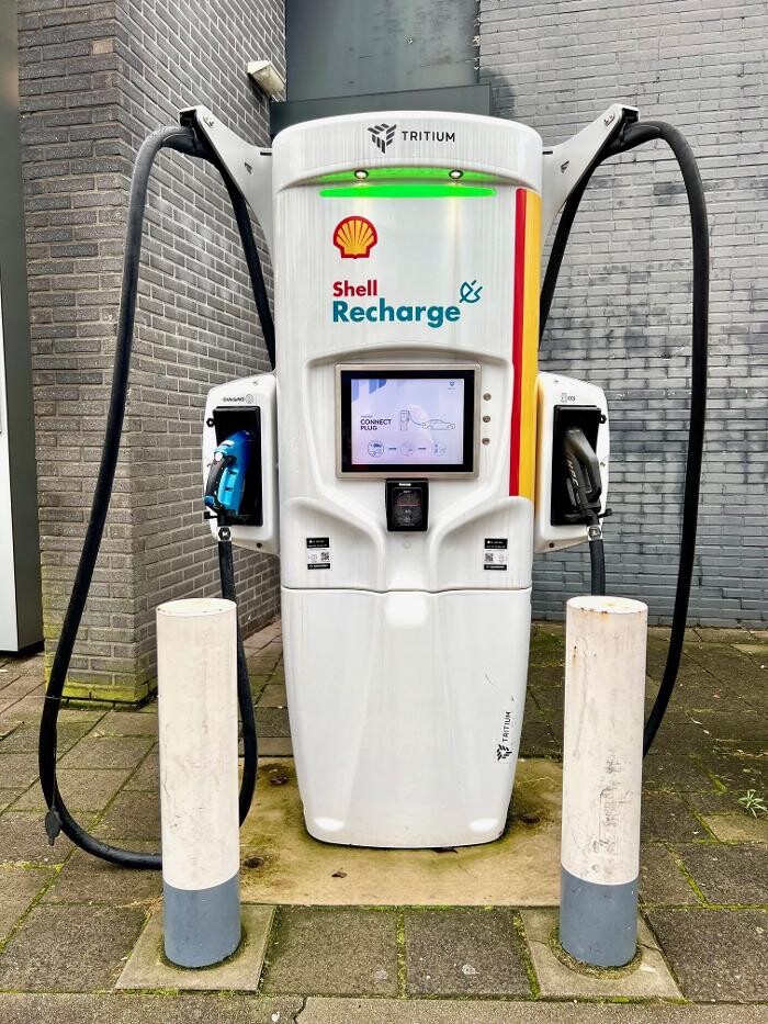 Foto's Shell Recharge Charging Station