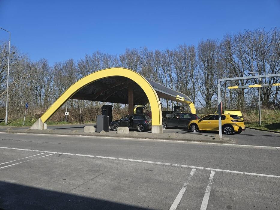 Foto's Fastned Charging Station