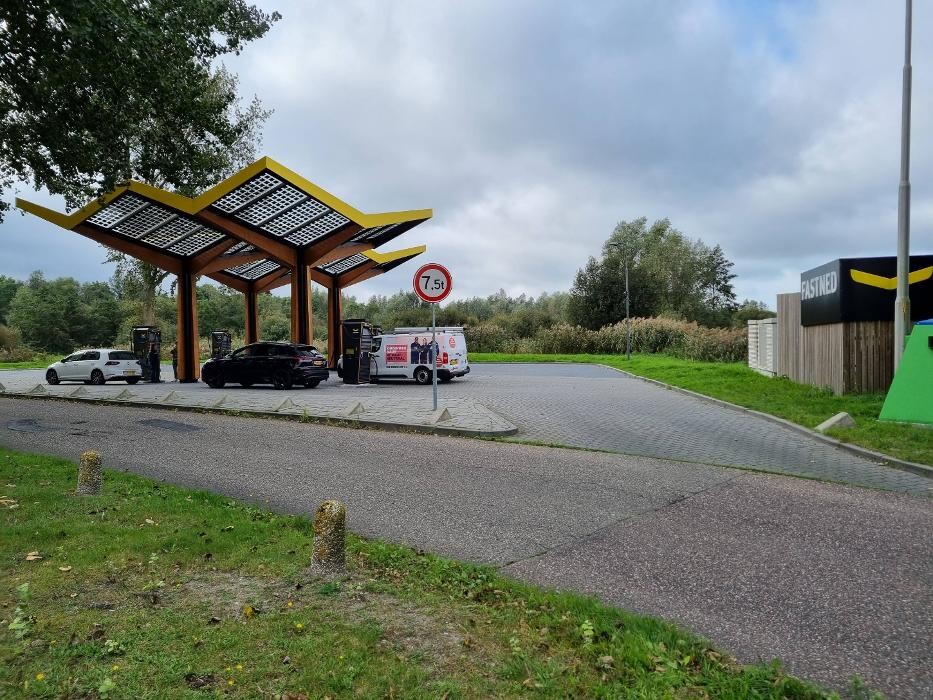 Foto's Fastned Charging Station