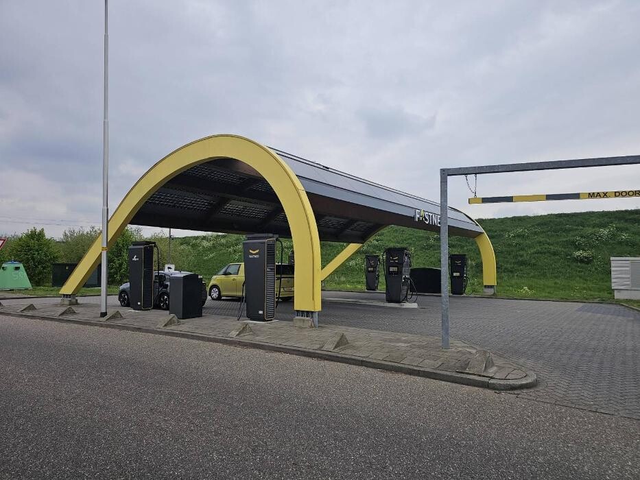 Foto's Fastned Charging Station