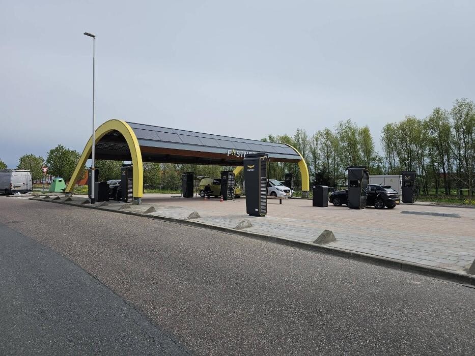 Foto's Fastned Charging Station