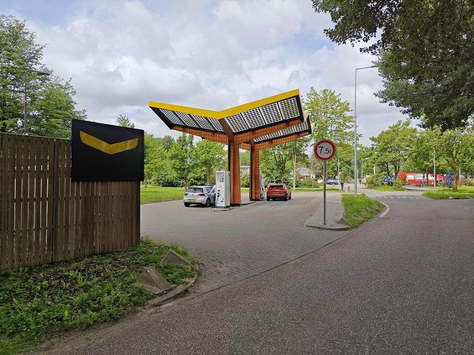 Foto's Fastned Charging Station