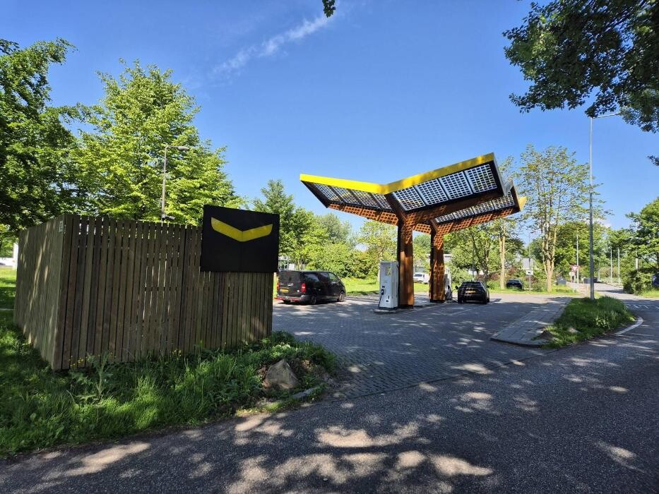 Foto's Fastned Charging Station