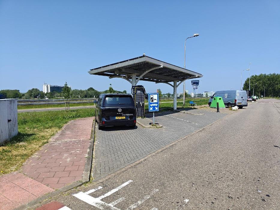 Foto's Fastned Charging Station