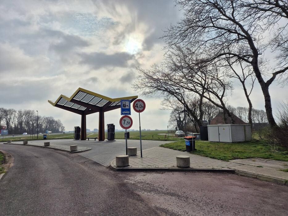 Foto's Fastned Charging Station