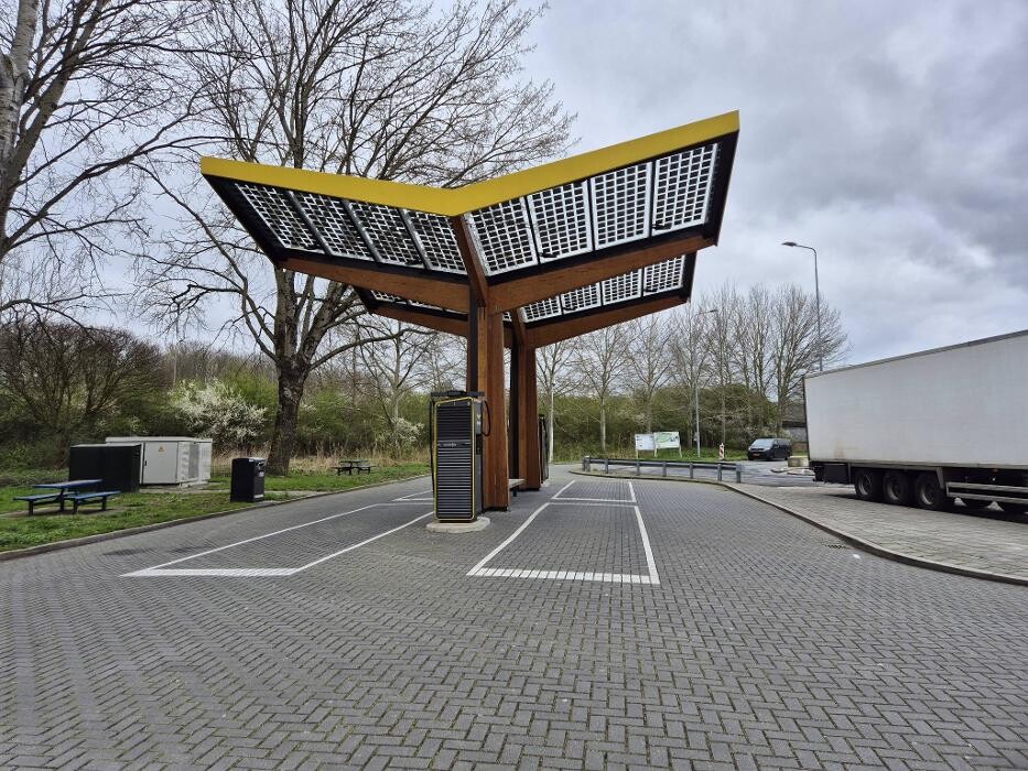 Foto's Fastned Charging Station