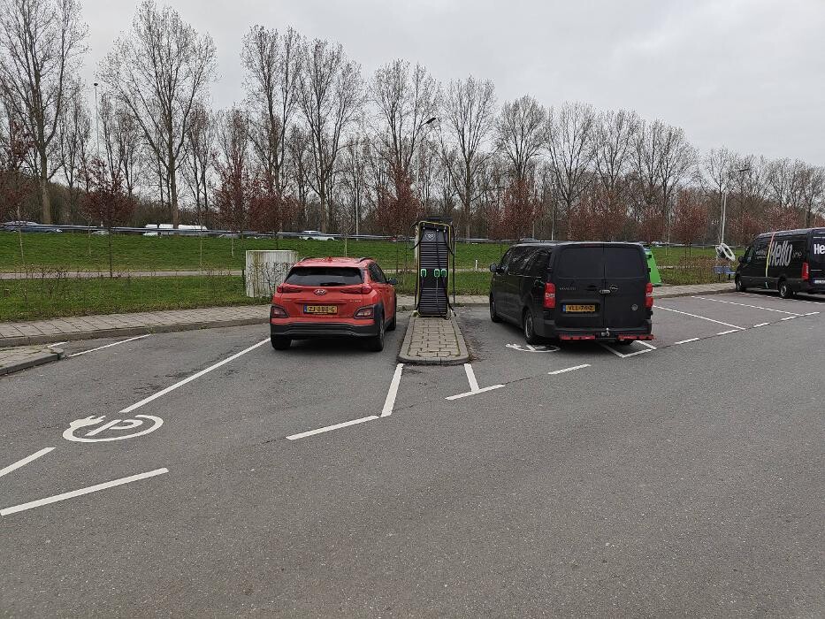 Foto's Fastned Charging Station